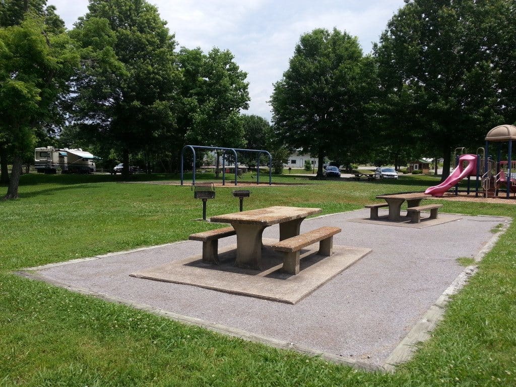 Laguardo Recreation Area picnic tables