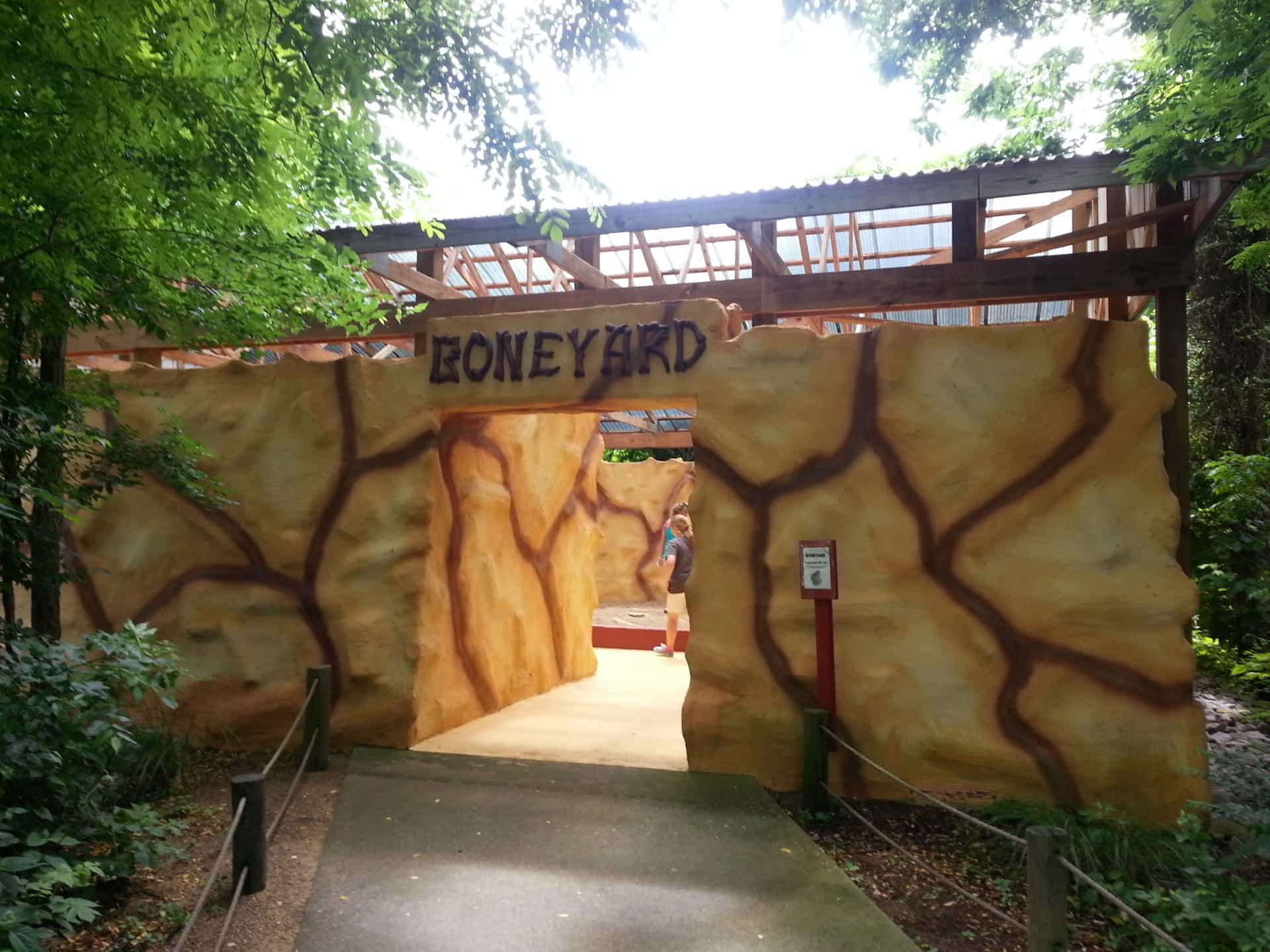 Dinosaur World boneyard entryway