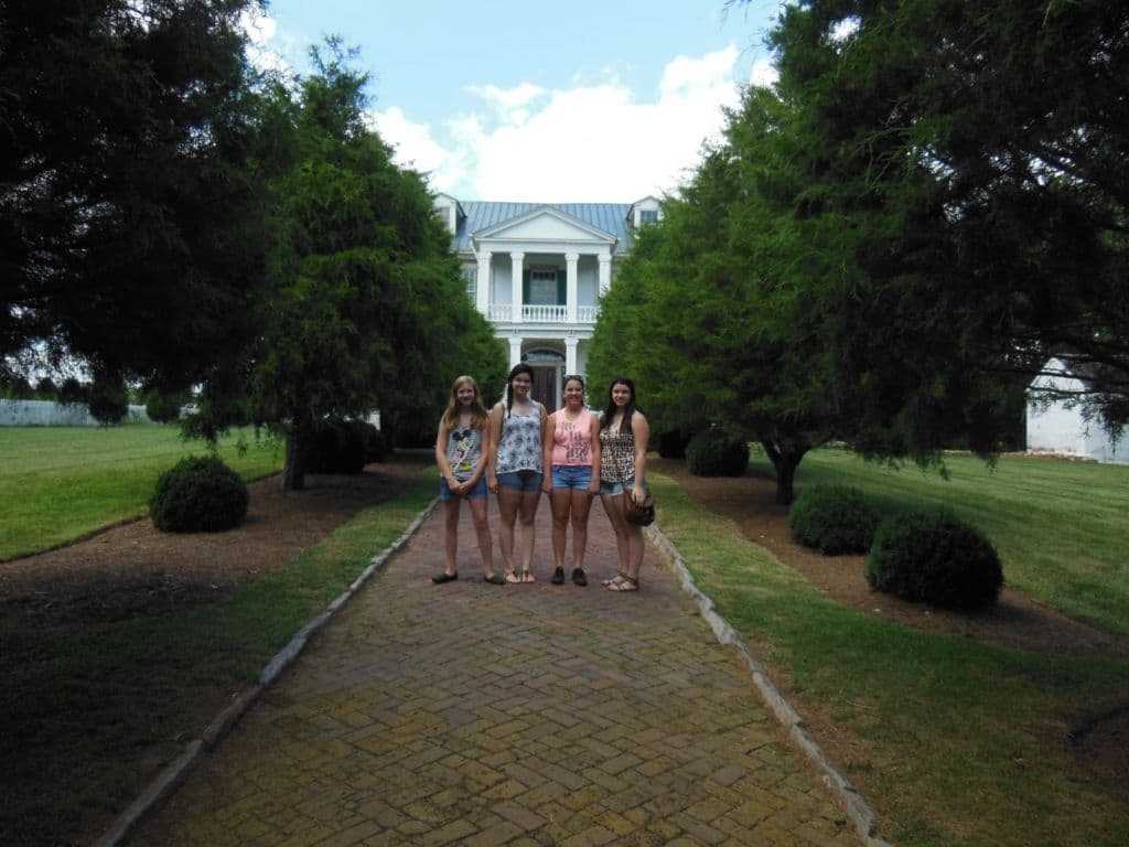 girls outside of the Carnton Plantation home