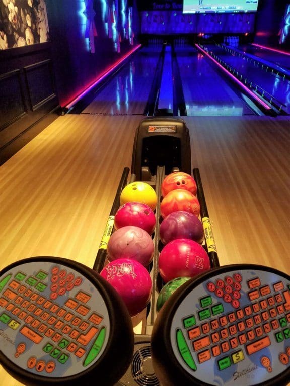 kings bowl bowling balls and ball return
