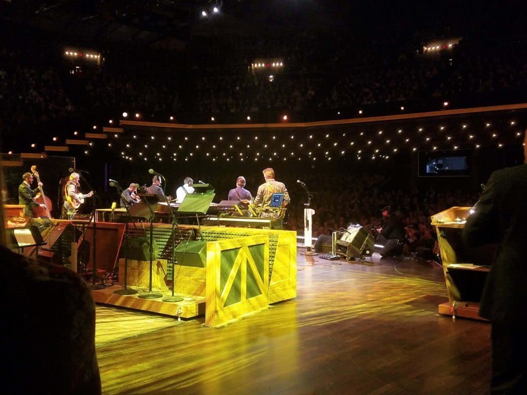 Grand Ole Opry - backstage tour behind the stage