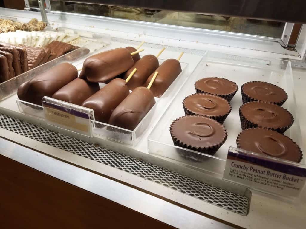 Restaurants in Opry Mills Mall - Chocolate covered twinkies at Rocky Mountain Chocolate Factory