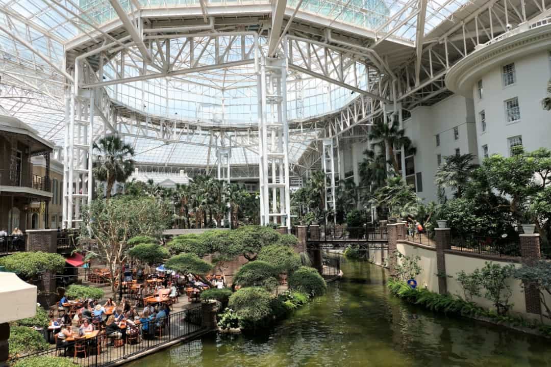 How to visit Nashville's Gaylord Opryland Hotel without Spending the Night